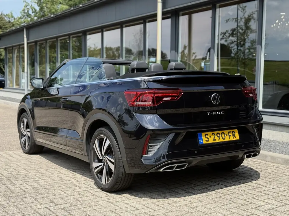 Volkswagen T-Roc Cabrio 1.5 TSI R-Line (bj 2023, automaat) uit 2023, foto 2