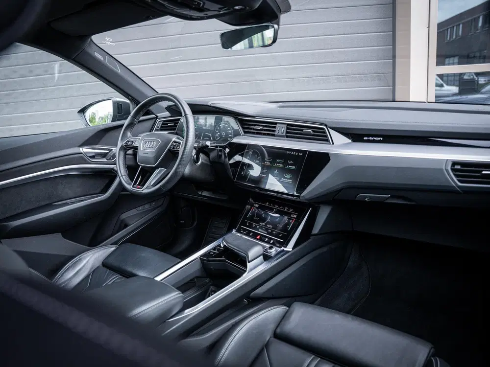Audi e-tron 55 quattro S edition 95 kWh uit 2022, foto 13