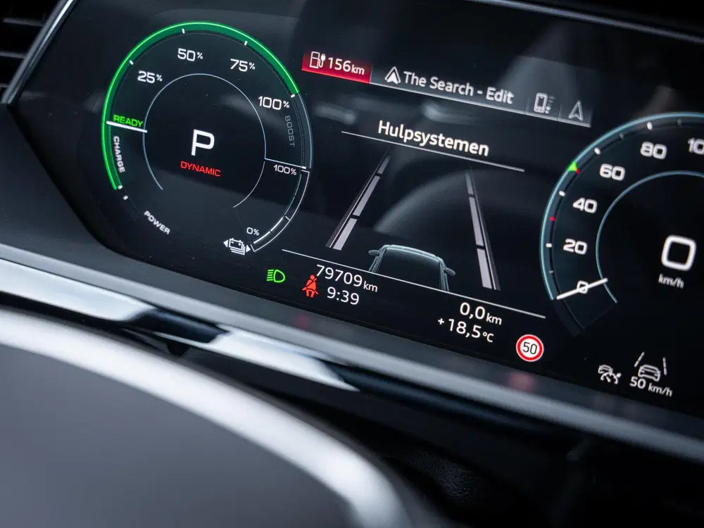 Audi e-tron 55 quattro S edition 95 kWh uit 2022, foto 17