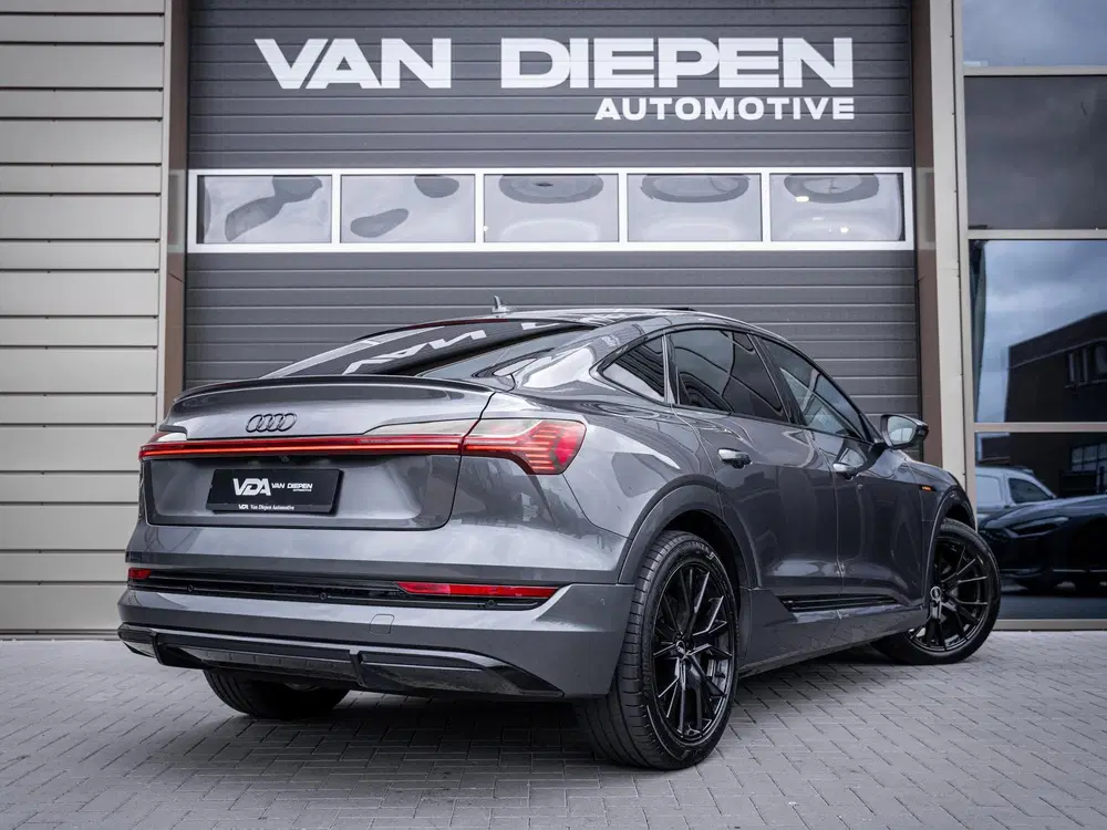Audi e-tron 55 quattro S edition 95 kWh uit 2022, foto 6