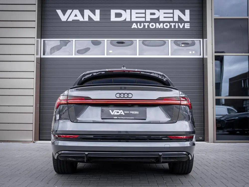 Audi e-tron 55 quattro S edition 95 kWh uit 2022, foto 7