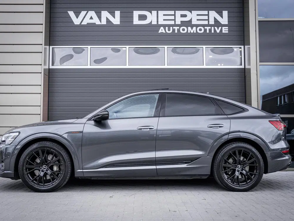 Audi e-tron 55 quattro S edition 95 kWh uit 2022, foto 9