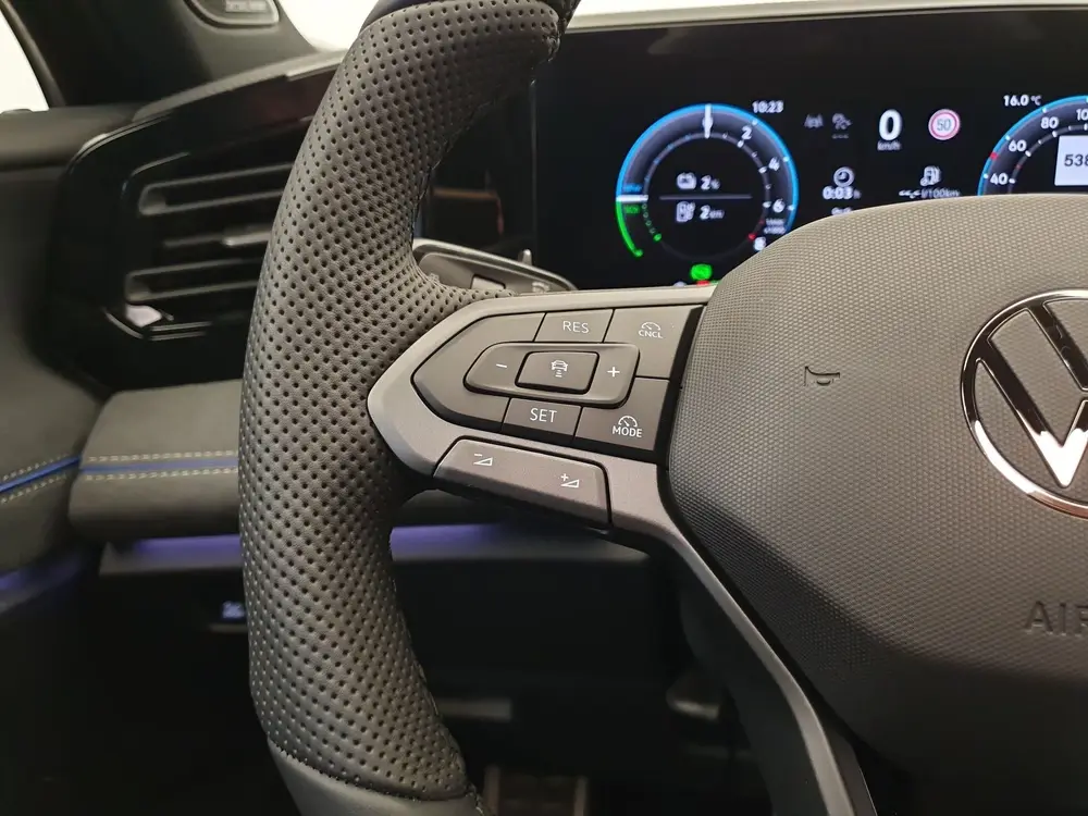 Volkswagen Tiguan 1.5 eHybrid 272pk DSG/AUT R-Line Wegklapba uit 2026, foto 11