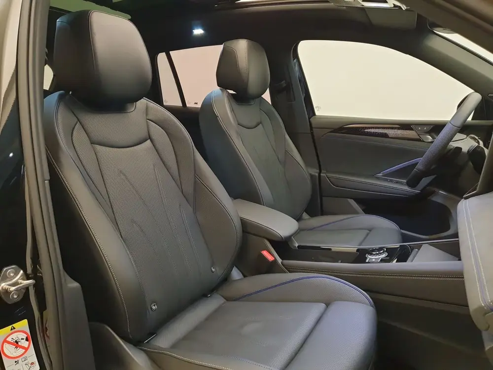 Volkswagen Tiguan 1.5 eHybrid 272pk DSG/AUT R-Line Wegklapba uit 2026, foto 3