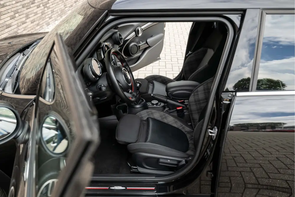 Mini 5-Deurs 2.0 Cooper S | JCW-Trim | Navigatie | Half Lede uit 2019, foto 16