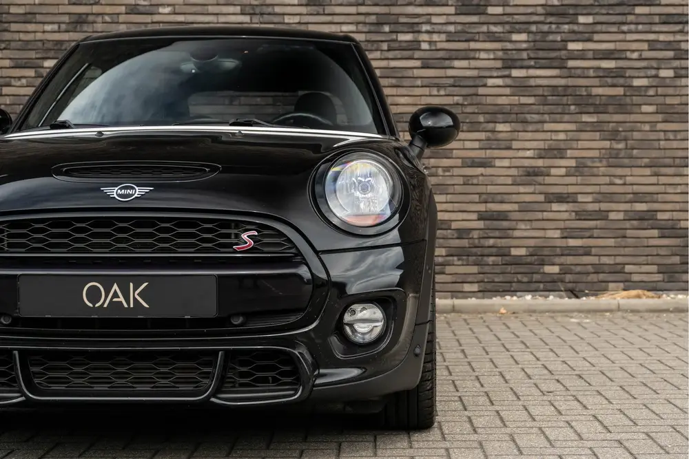 Mini 5-Deurs 2.0 Cooper S | JCW-Trim | Navigatie | Half Lede uit 2019, foto 4