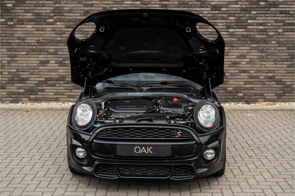 Mini 5-Deurs 2.0 Cooper S | JCW-Trim | Navigatie | Half Lede uit 2019, foto 8