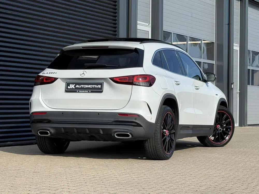 Mercedes-Benz GLA 250 e AMG Edition One uit 2021, foto 13