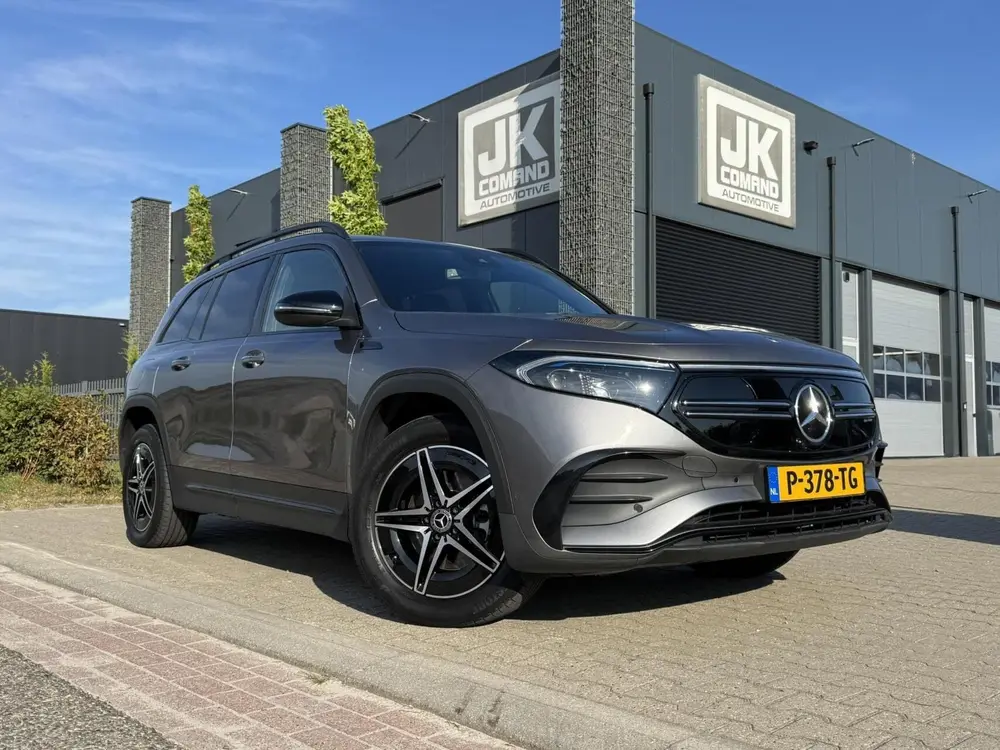Mercedes-Benz EQB 300 4MATIC 7 Persoons uit 2022, foto 10