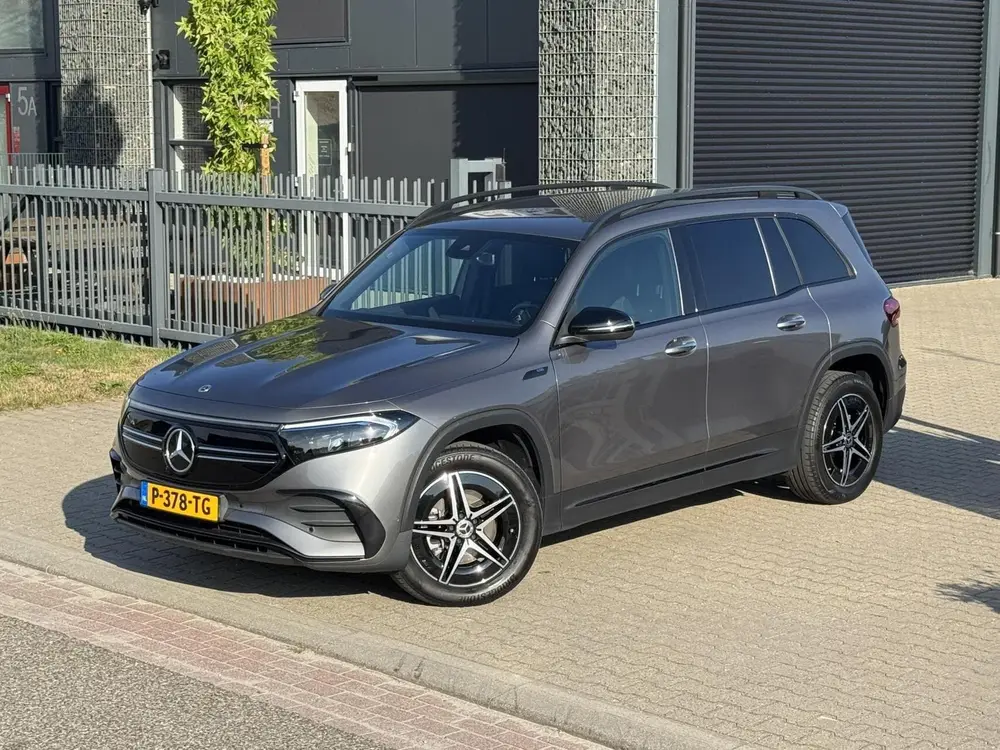 Mercedes-Benz EQB 300 4MATIC 7 Persoons uit 2022, foto 3