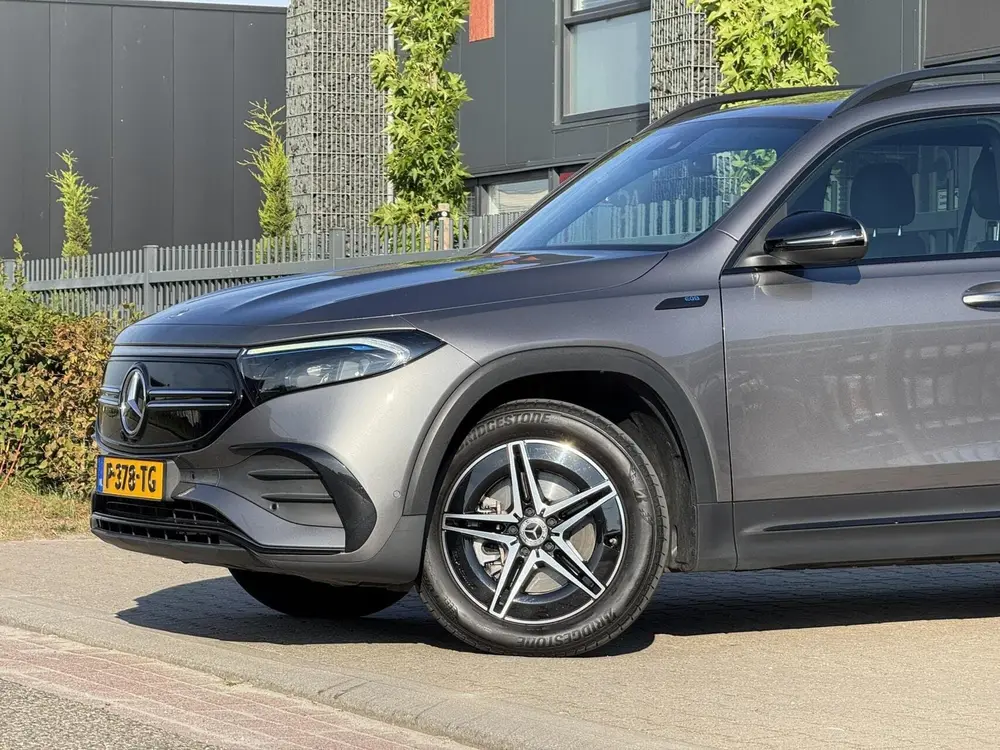 Mercedes-Benz EQB 300 4MATIC 7 Persoons uit 2022, foto 5
