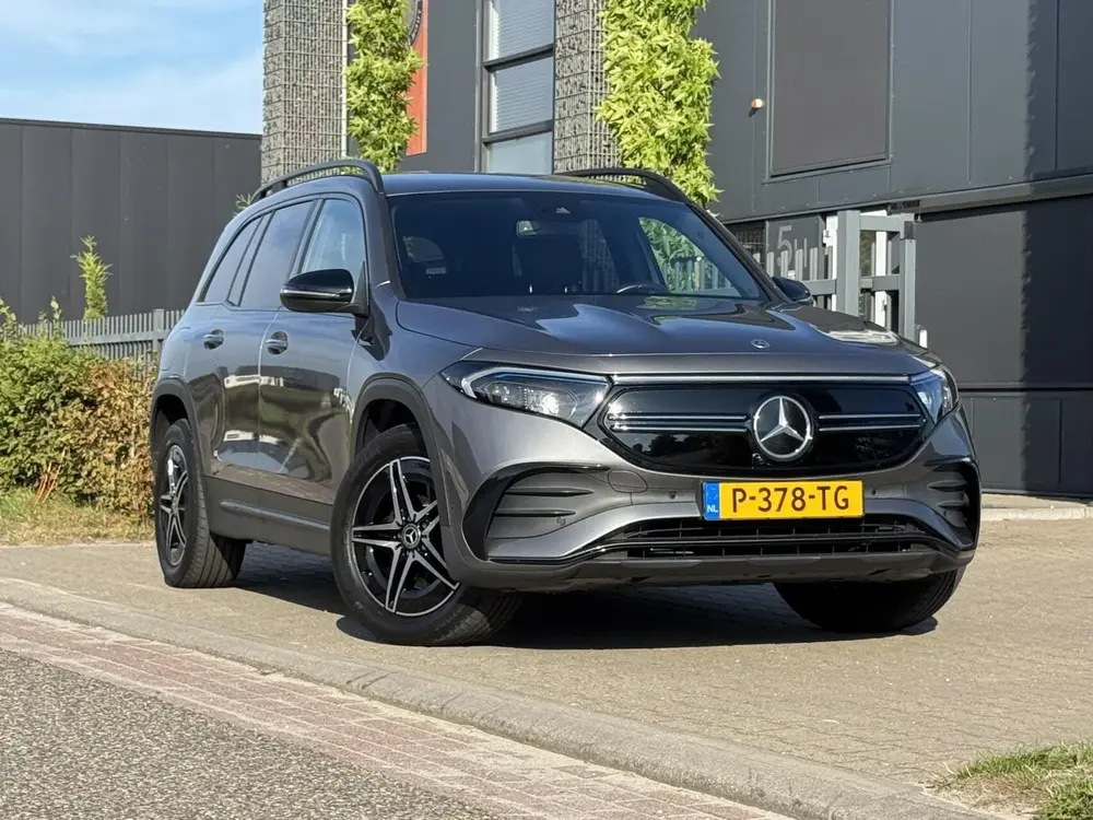 Mercedes-Benz EQB 300 4MATIC 7 Persoons uit 2022, foto 9