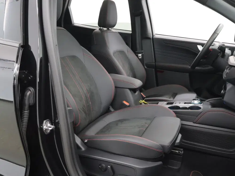 Ford Kuga 2.5 PHEV ST-Line X uit 2025, foto 10
