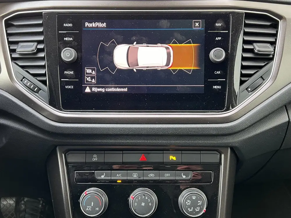 Volkswagen T-Roc 1.5 TSI Style Business Automaat uit 2019, foto 18