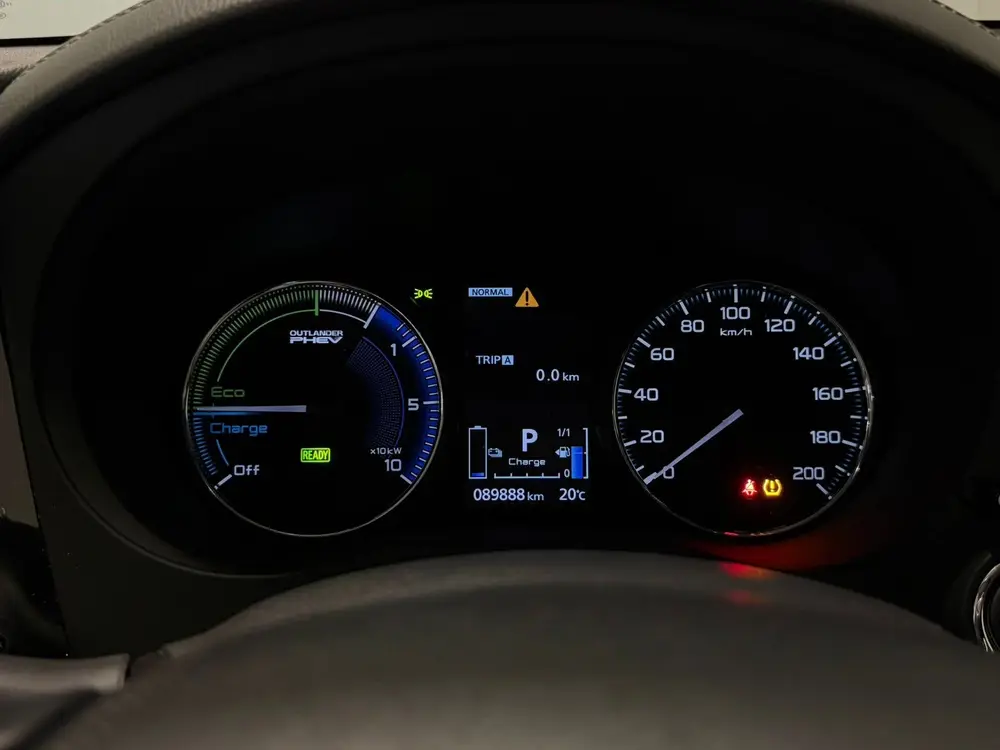 Mitsubishi Outlander 2.4 PHEV Intense 4WD Carplay (bj 2019) uit 2019, foto 13