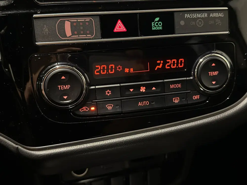 Mitsubishi Outlander 2.4 PHEV Intense 4WD Carplay (bj 2019) uit 2019, foto 16