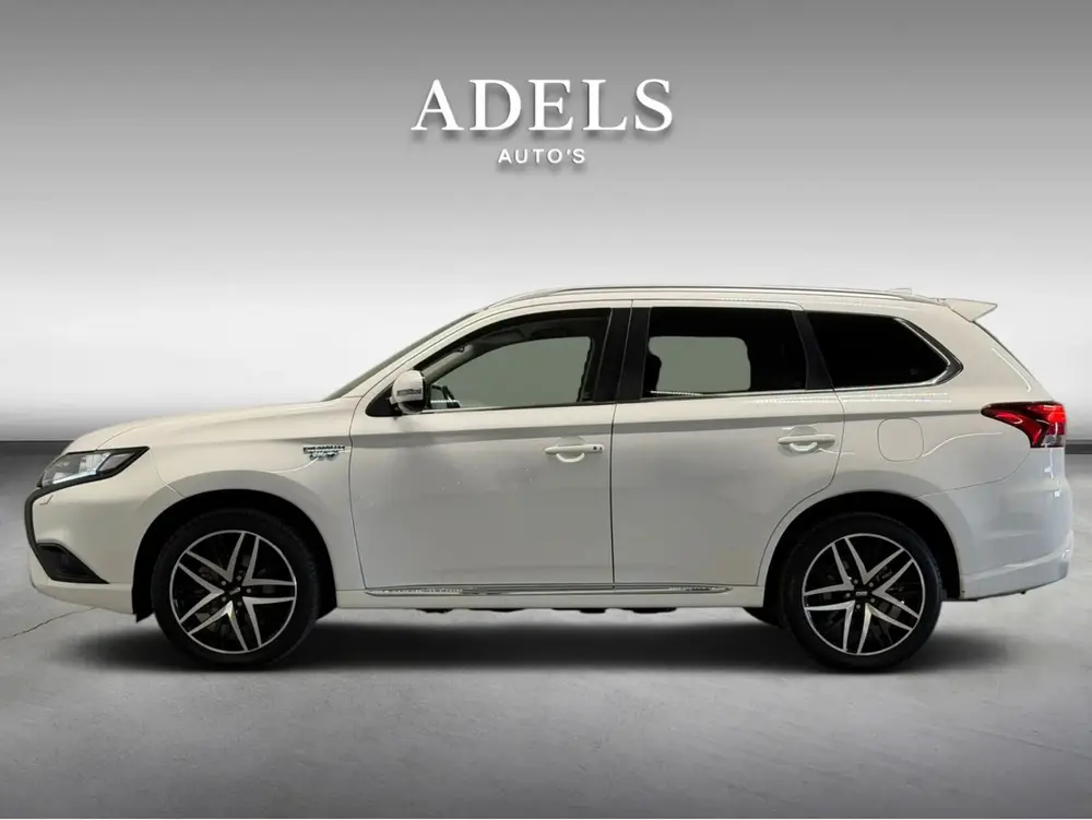 Mitsubishi Outlander 2.4 PHEV Intense 4WD Carplay (bj 2019) uit 2019, foto 3