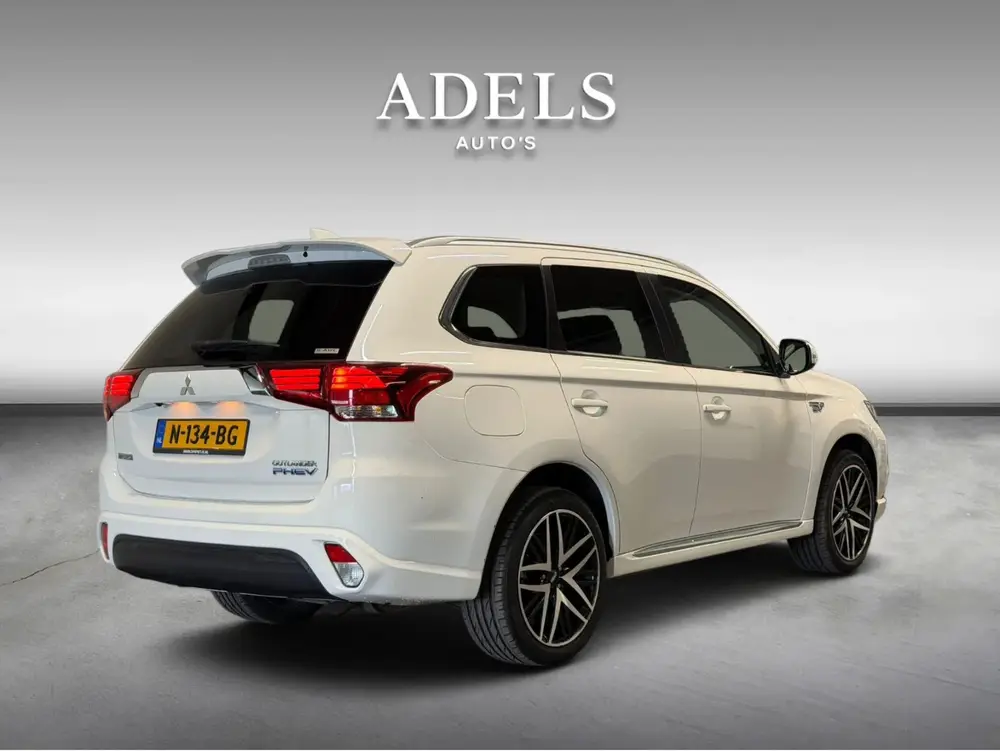 Mitsubishi Outlander 2.4 PHEV Intense 4WD Carplay (bj 2019) uit 2019, foto 5