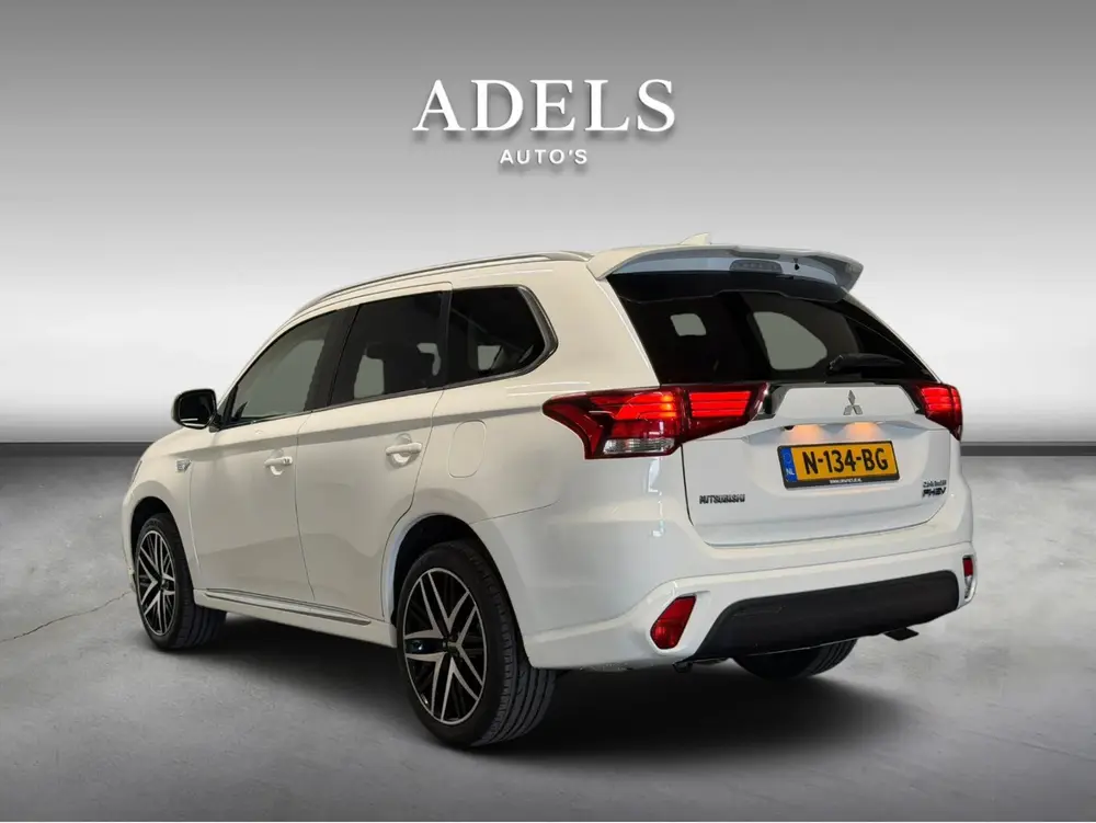 Mitsubishi Outlander 2.4 PHEV Intense 4WD Carplay (bj 2019) uit 2019, foto 7