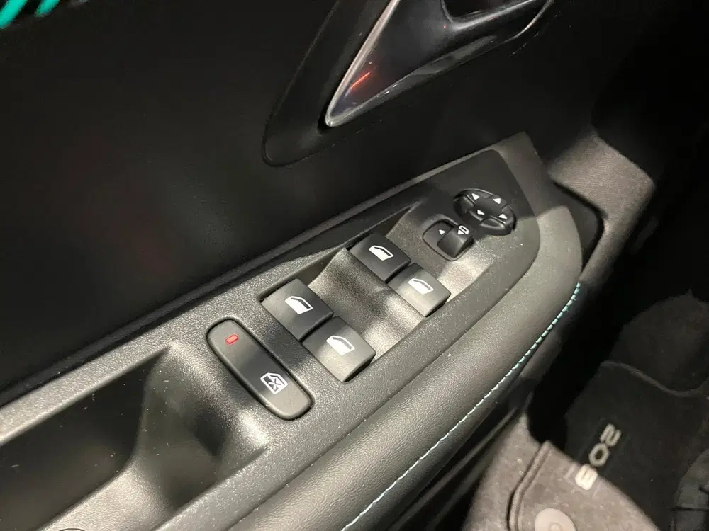 Peugeot 208 EV Allure 50 kWh uit 2023, foto 18