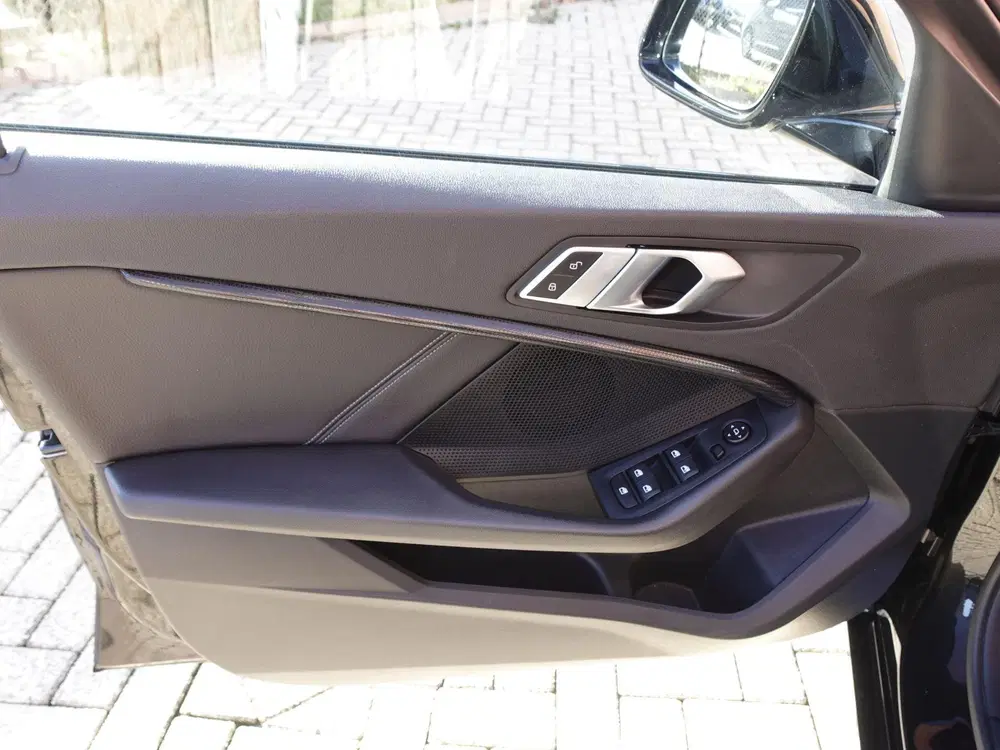 BMW 1-serie 118i Executive Edition Navigatie Apple Car uit 2020, foto 14