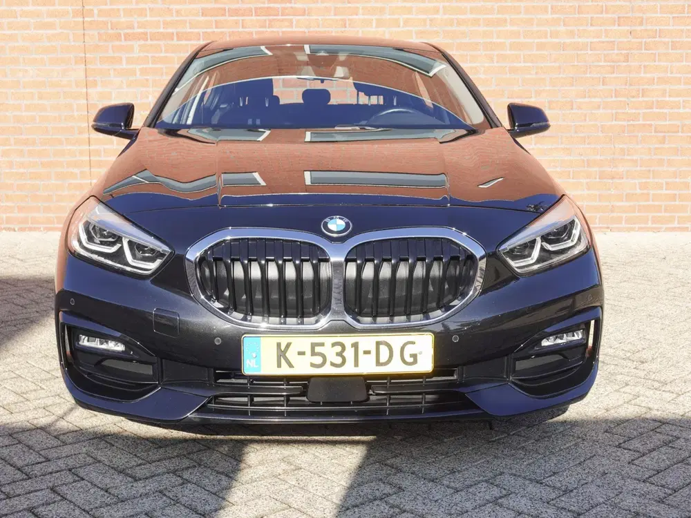 BMW 1-serie 118i Executive Edition Navigatie Apple Car uit 2020, foto 3