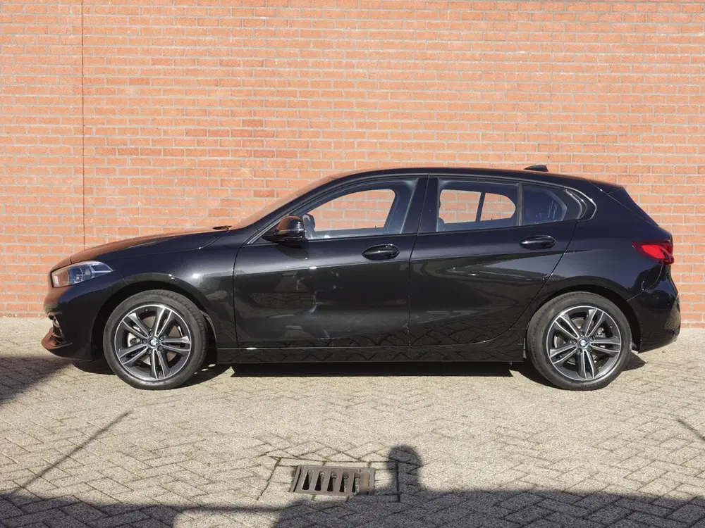 BMW 1-serie 118i Executive Edition Navigatie Apple Car uit 2020, foto 4