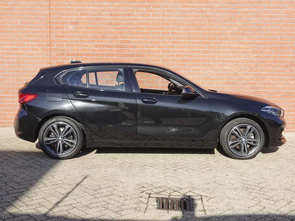 BMW 1-serie 118i Executive Edition Navigatie Apple Car uit 2020, foto 5