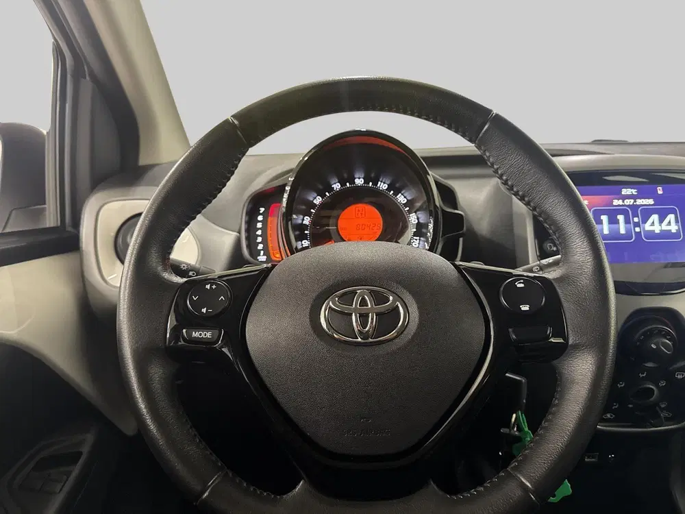 Toyota Aygo 1.0 VVT-i x-play uit 2020, foto 16