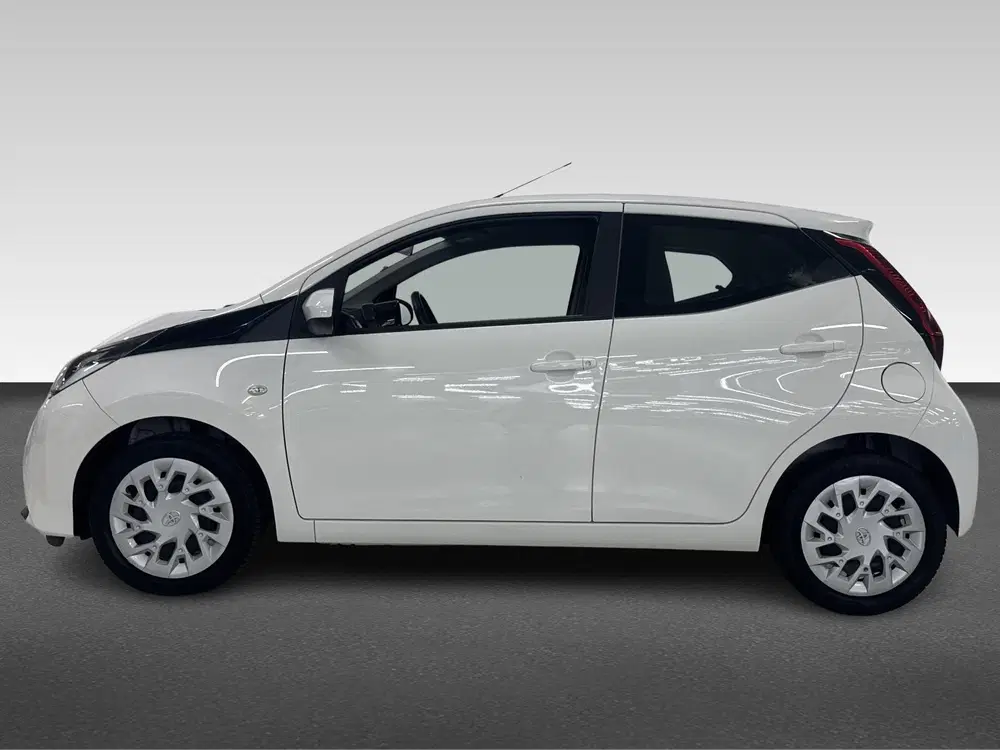Toyota Aygo 1.0 VVT-i x-play uit 2020, foto 2