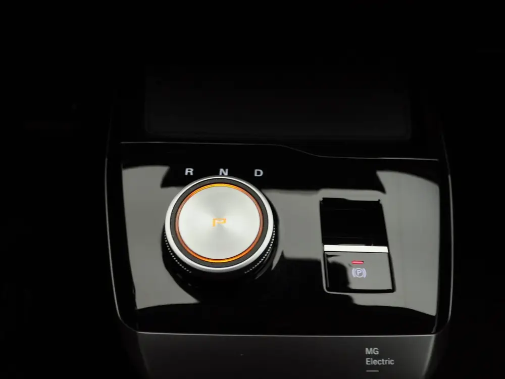 MG MG4 Luxury 64 kWh uit 2023, foto 11