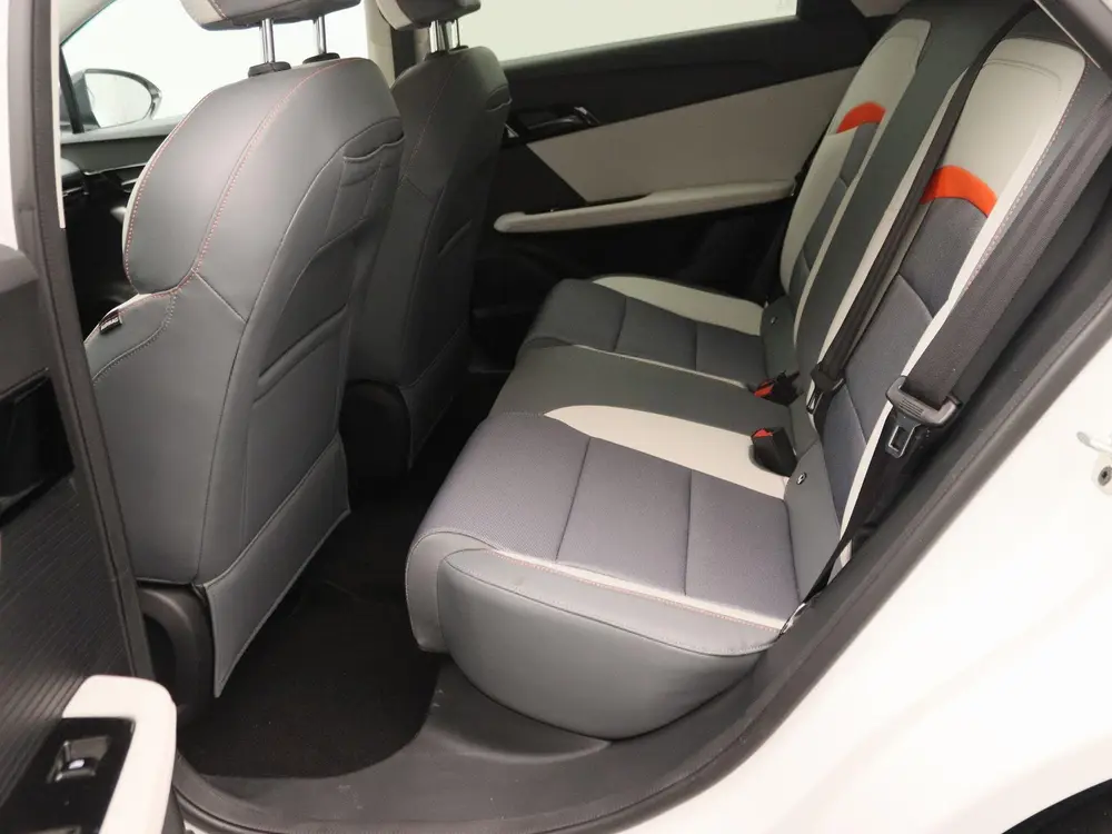 MG MG4 Luxury 64 kWh uit 2023, foto 14