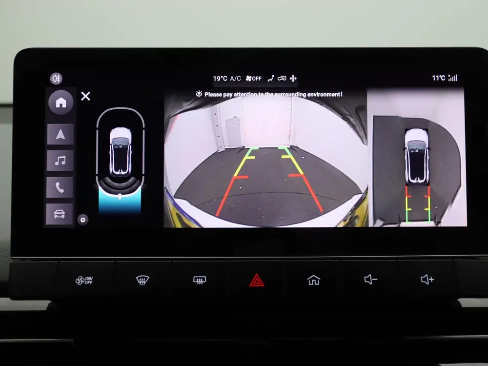MG MG4 Luxury 64 kWh uit 2023, foto 18