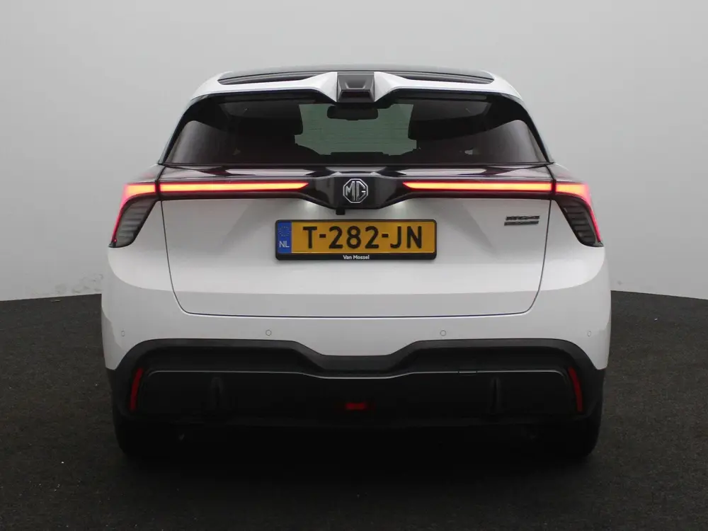 MG MG4 Luxury 64 kWh uit 2023, foto 6