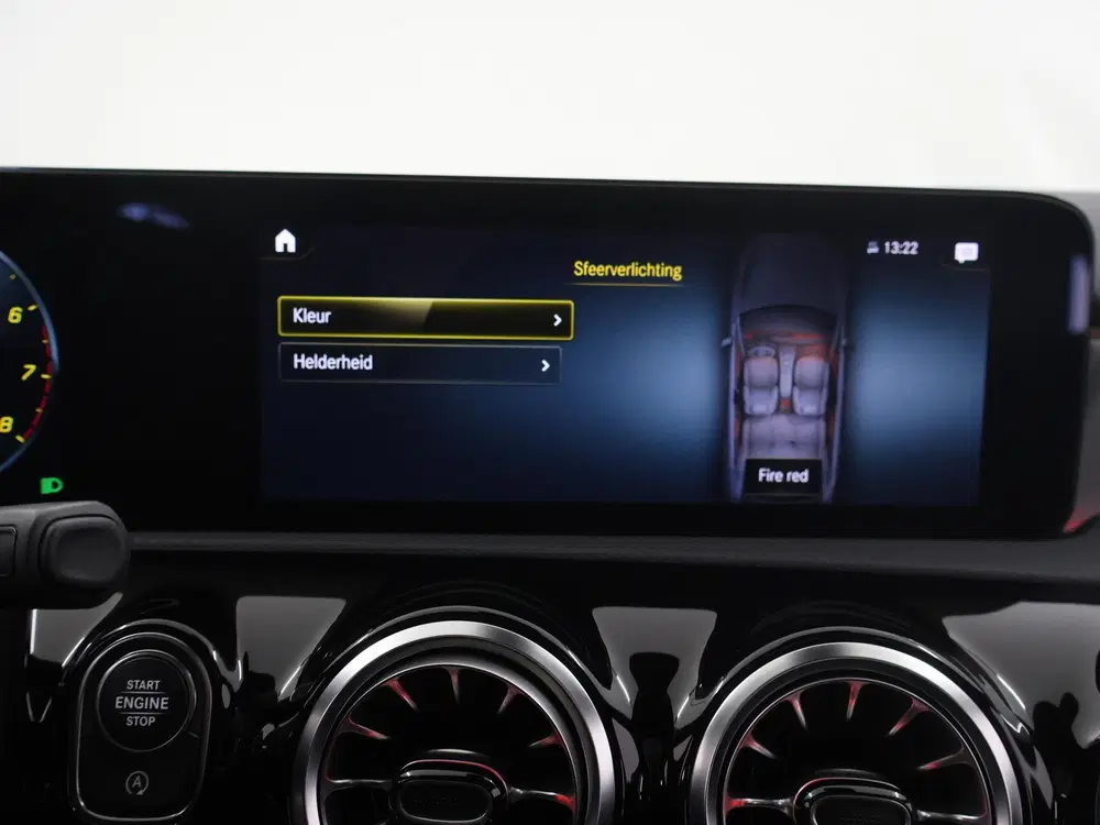 Mercedes-Benz A-Klasse 200 Business Solution AMG uit 2022, foto 18