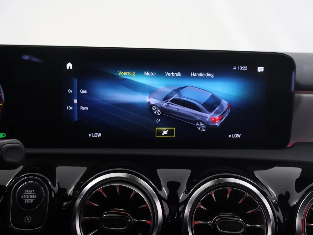 Mercedes-Benz A-Klasse 200 Business Solution AMG uit 2022, foto 19
