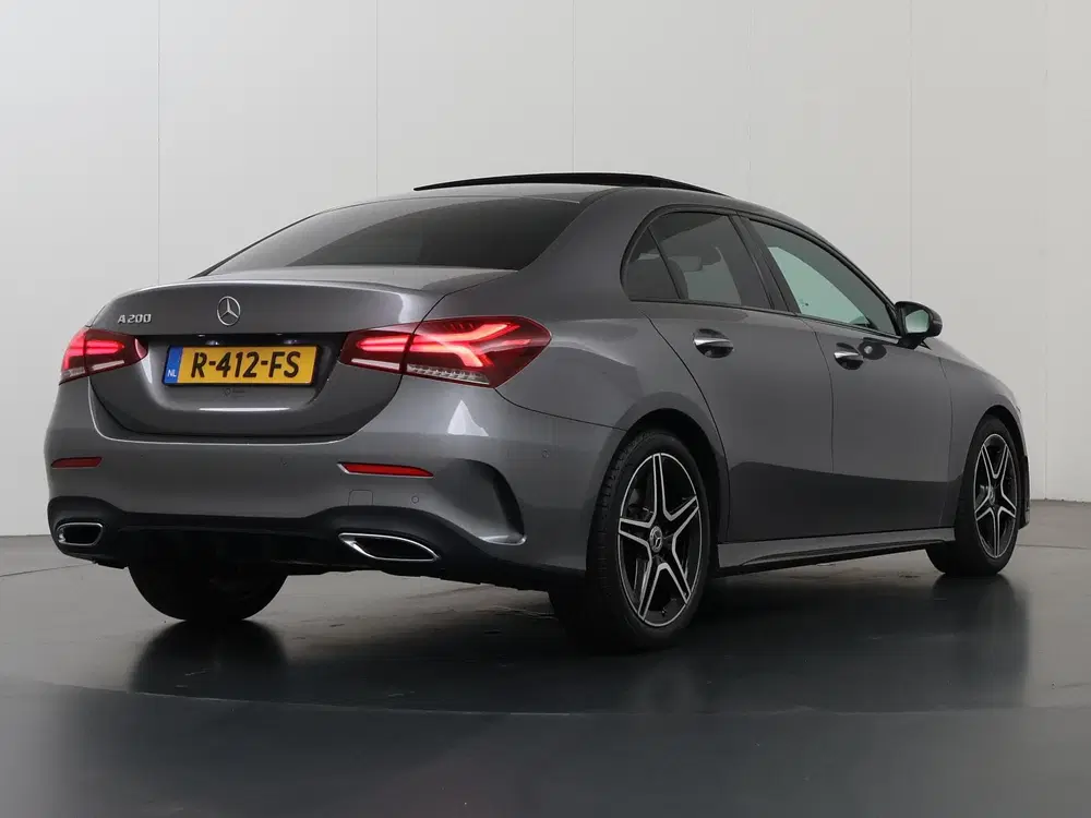 Mercedes-Benz A-Klasse 200 Business Solution AMG uit 2022, foto 2