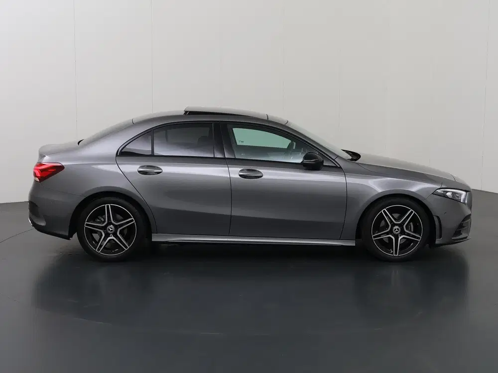 Mercedes-Benz A-Klasse 200 Business Solution AMG uit 2022, foto 6