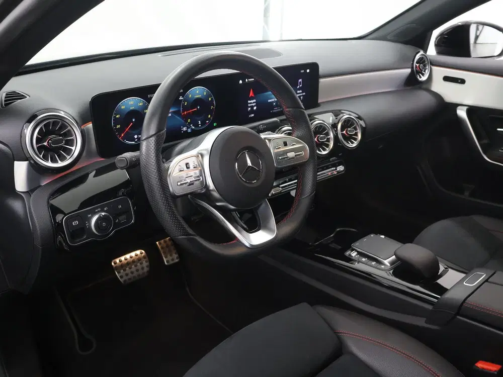 Mercedes-Benz A-Klasse 200 Business Solution AMG uit 2022, foto 7