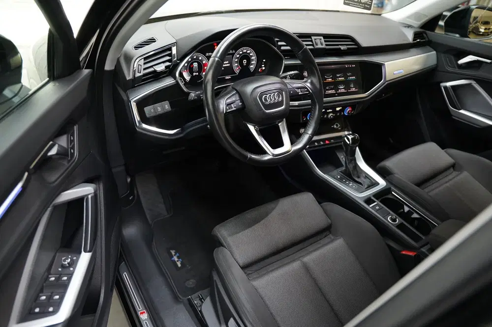 Audi Q3 35 TFSI S Line PANO VIRTUAL SFEER CAMERA uit 2019, foto 12