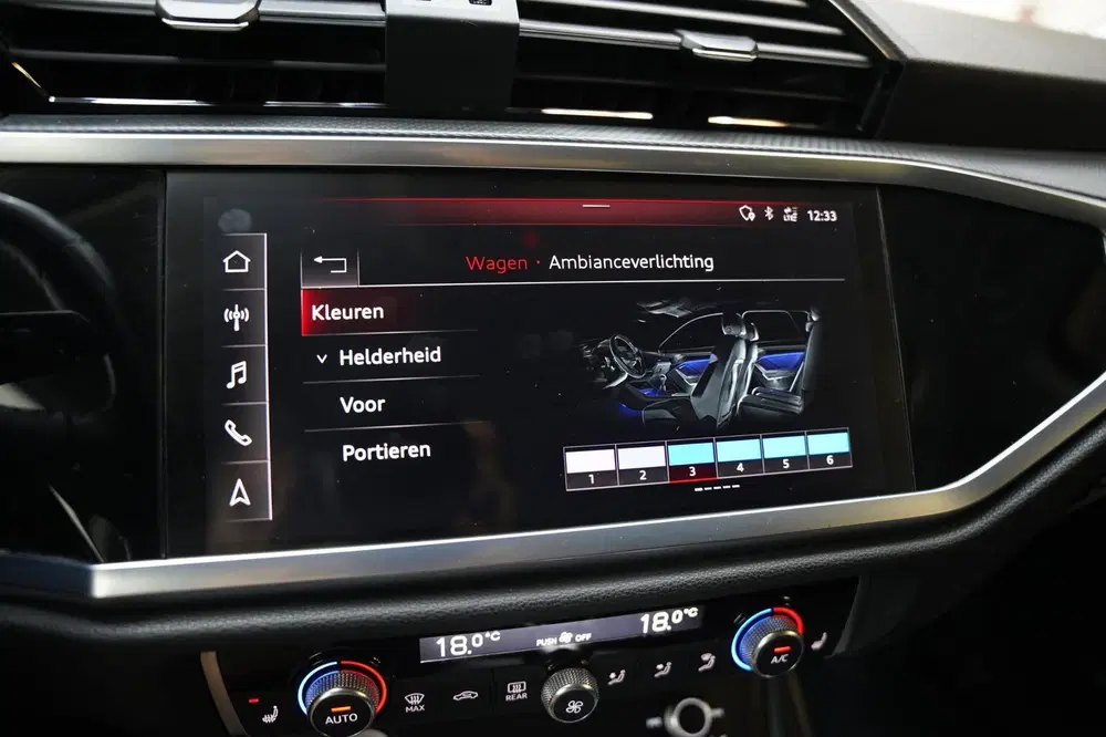 Audi Q3 35 TFSI S Line PANO VIRTUAL SFEER CAMERA uit 2019, foto 16