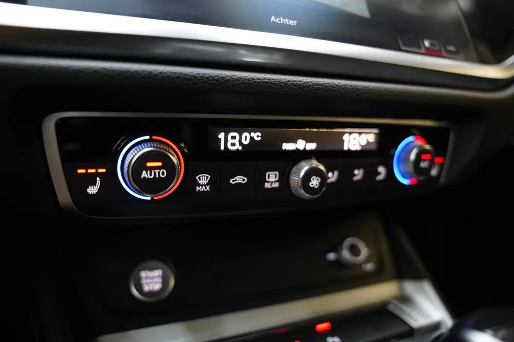 Audi Q3 35 TFSI S Line PANO VIRTUAL SFEER CAMERA uit 2019, foto 18
