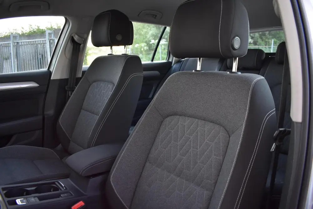 Volkswagen Passat Variant 1.5 TSI Business | Camera | Climat uit 2022, foto 12