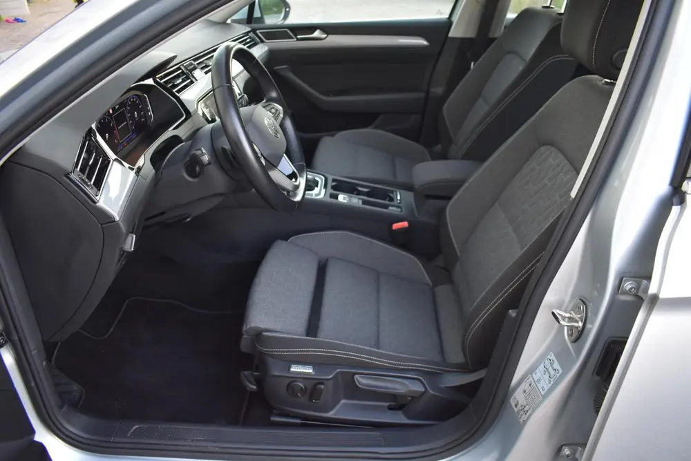 Volkswagen Passat Variant 1.5 TSI Business | Camera | Climat uit 2022, foto 7