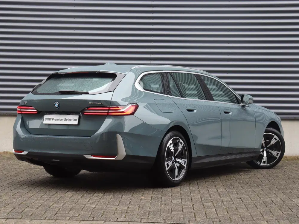 BMW i5 eDrive40 uit 2025, foto 2