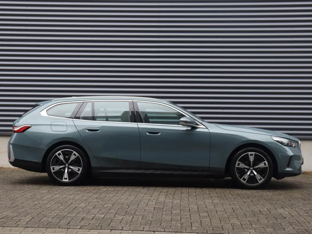 BMW i5 eDrive40 uit 2025, foto 5