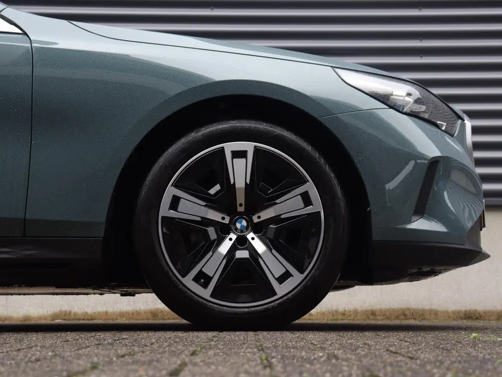 BMW i5 eDrive40 uit 2025, foto 6