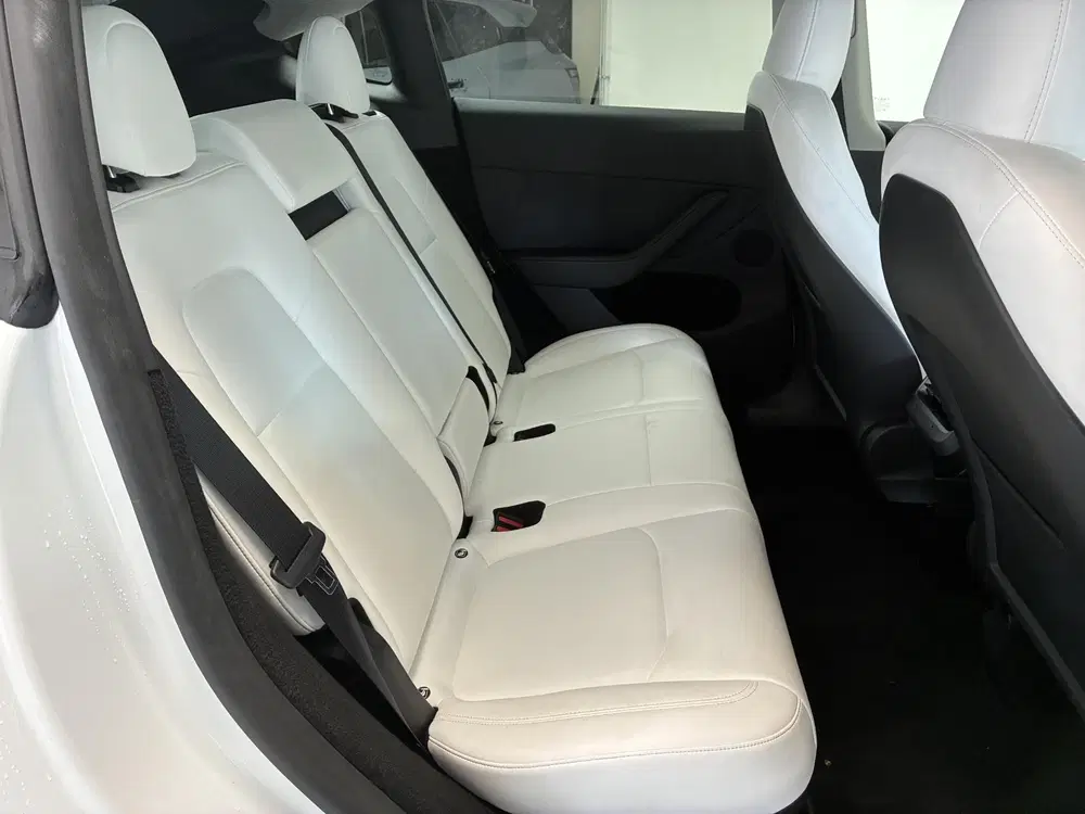 Tesla Model Y Long Range RWD 75 kWh uit 2025, foto 14