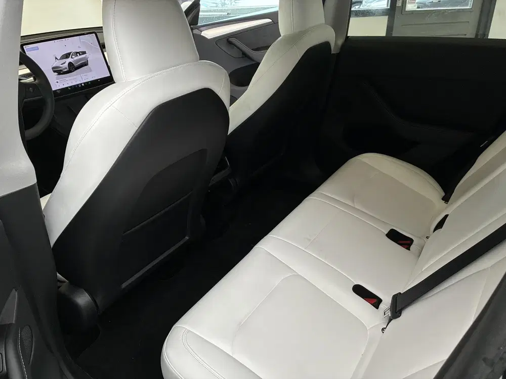 Tesla Model Y Long Range RWD 75 kWh uit 2025, foto 15