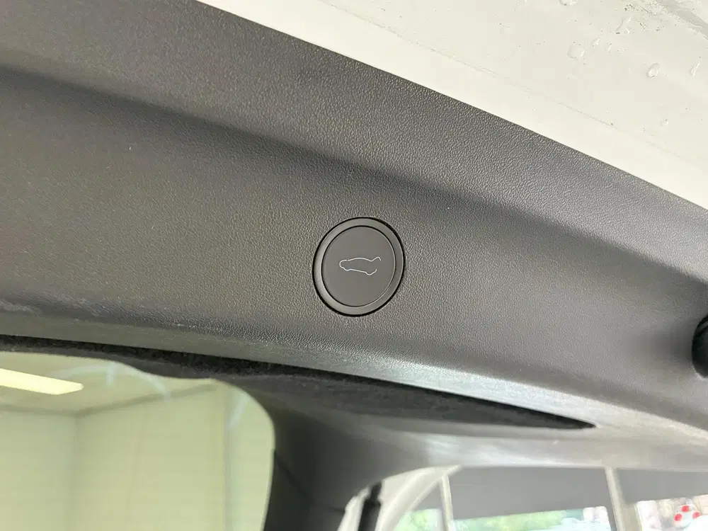 Tesla Model Y Long Range RWD 75 kWh uit 2025, foto 17